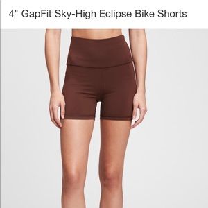 NWOT GAP 4” Sky-High Eclipse Bike Shorts
